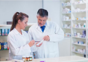 Numarul farmacistilor avizati pentru libera practica este in scadere fata de anul trecut